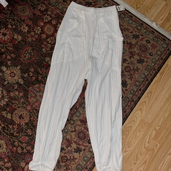 Final price ✨✨NWT FP Intimately pants - Picture 3 of 3